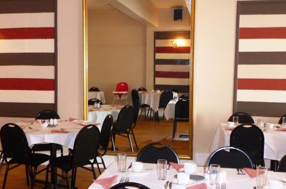 Esplanade Hotel Клактън он Сий Екстериор снимка
