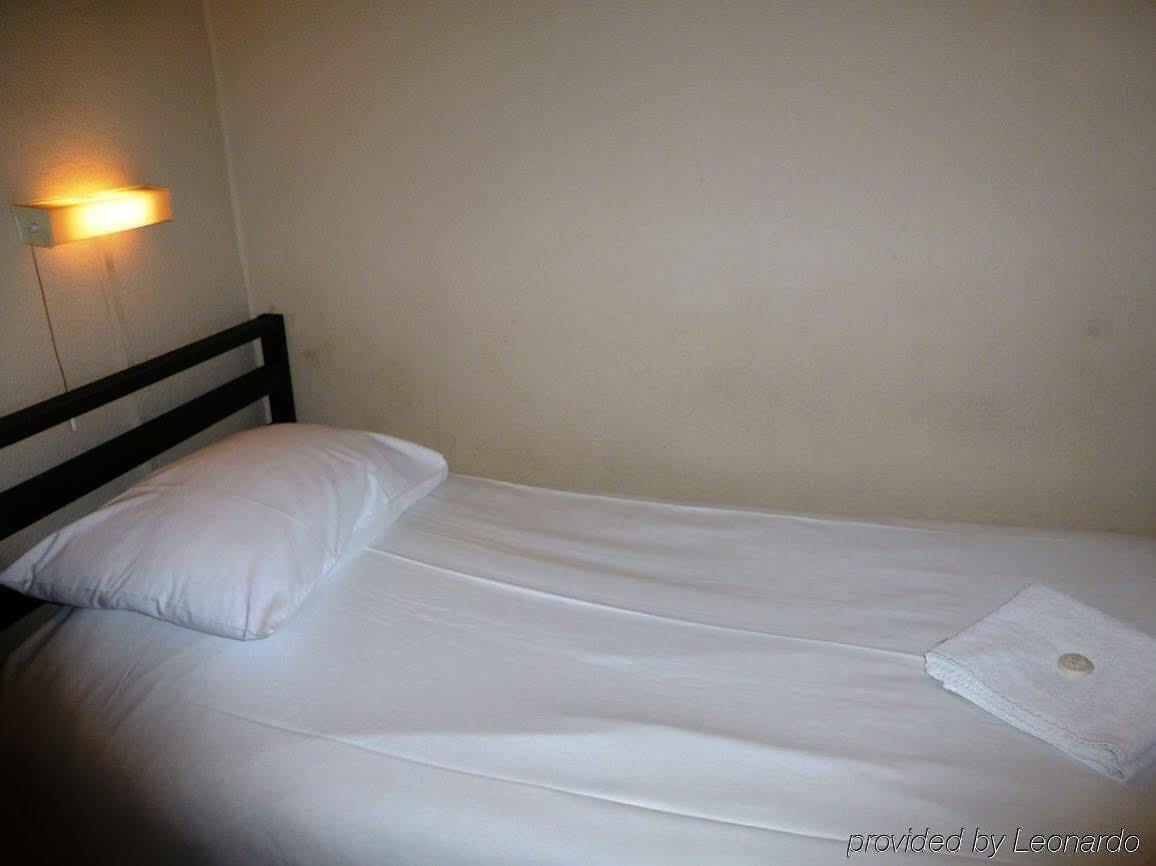 Esplanade Hotel Клактън он Сий Екстериор снимка